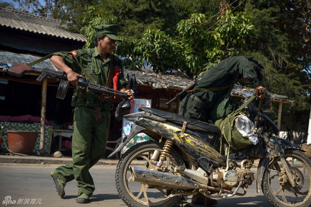 缅甸战火下的中国老师