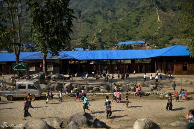 缅甸战火下的中国老师