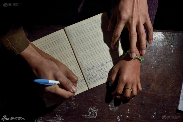 缅甸战火下的中国老师