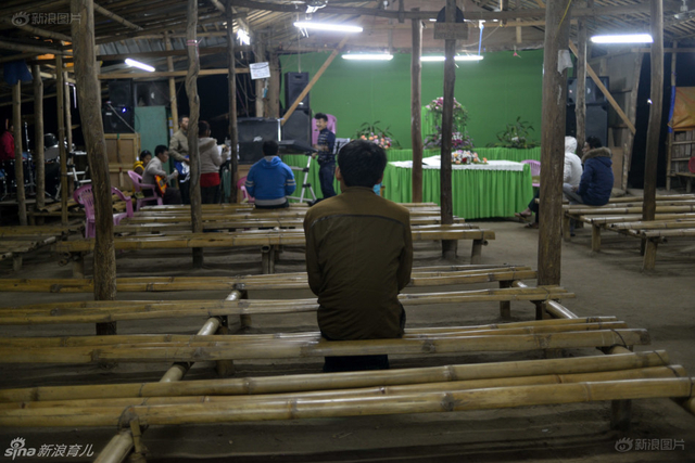 缅甸战火下的中国老师