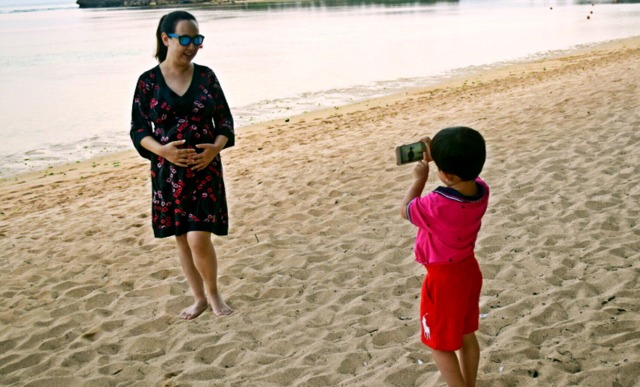 关凌晒孕照肚大如箩