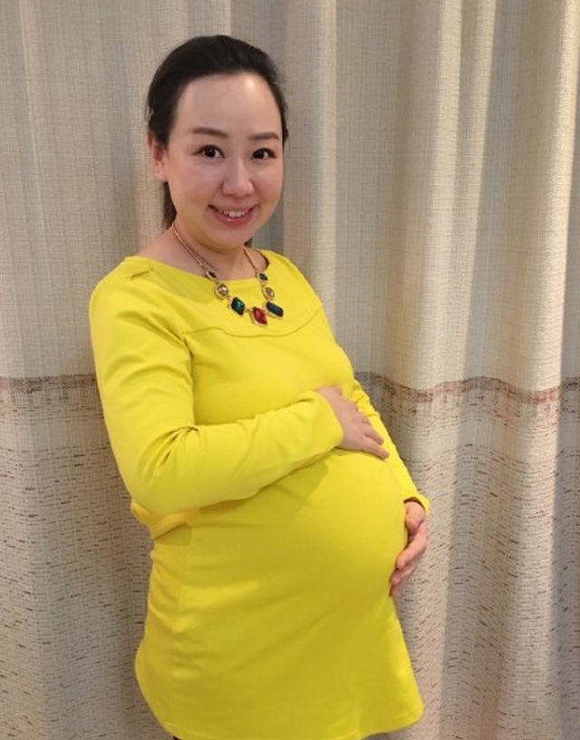 关凌晒孕照肚大如箩