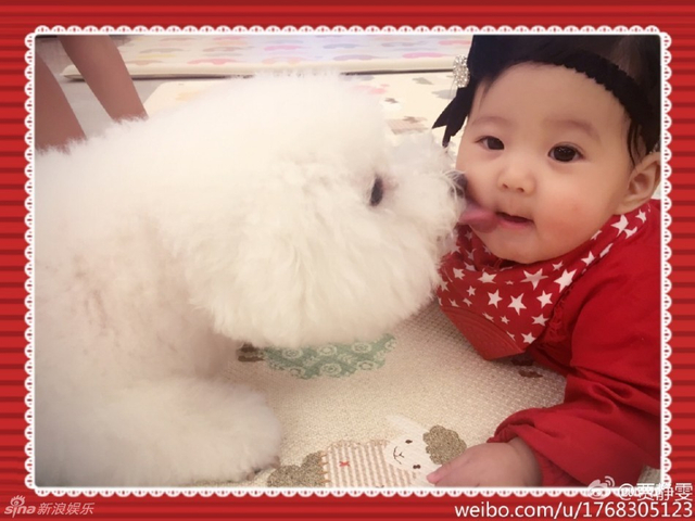 贾静雯女儿吃饭超激萌