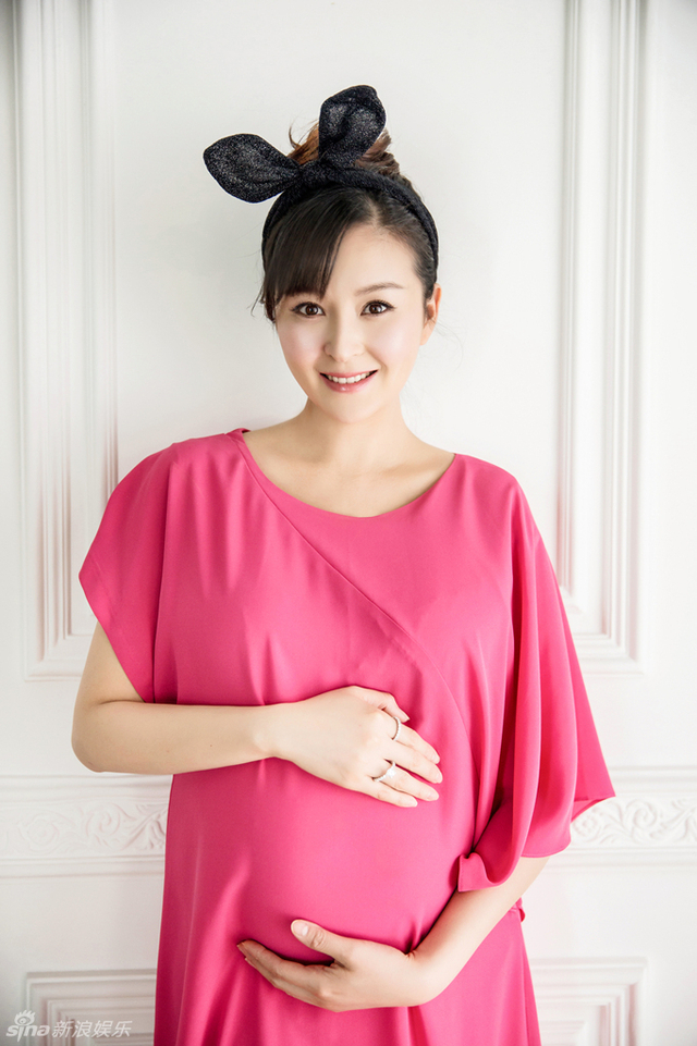 戴娇倩首曝孕照
