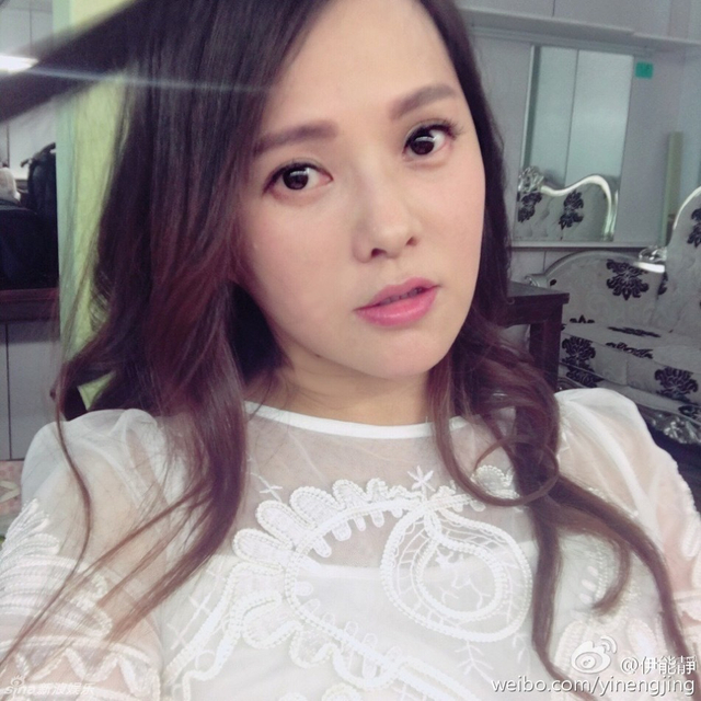 47岁伊能静大肚拍孕照