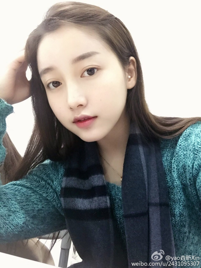 18岁中戏校花 民间女神刘垚昕海量写真