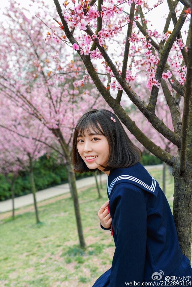 川大校花制服清纯写真