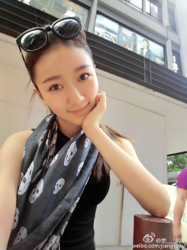 北舞校花晒元气写真 娇俏可人星味儿十足