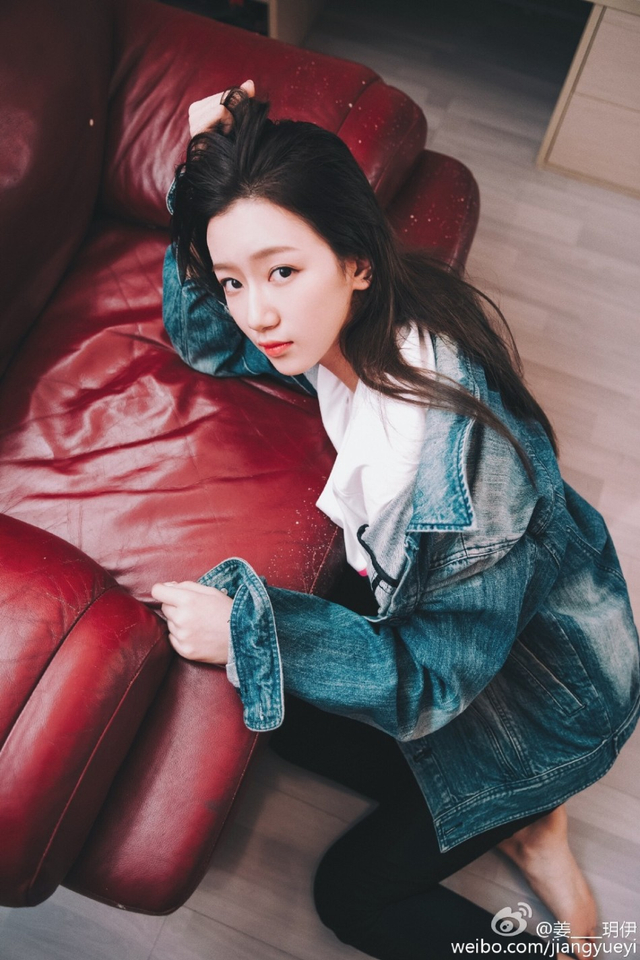 北舞校花晒元气写真 娇俏可人星味儿十足