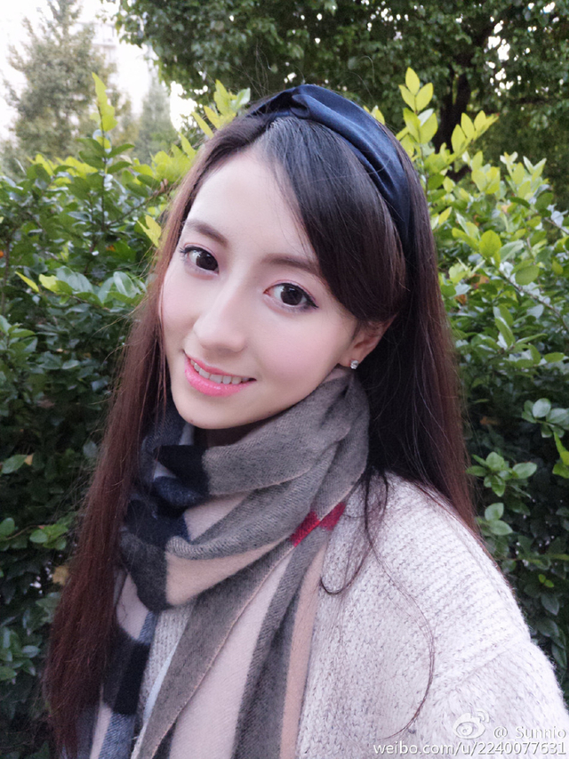 浙传女神气质写真 甜美笑容神似佟丽娅_新浪图片