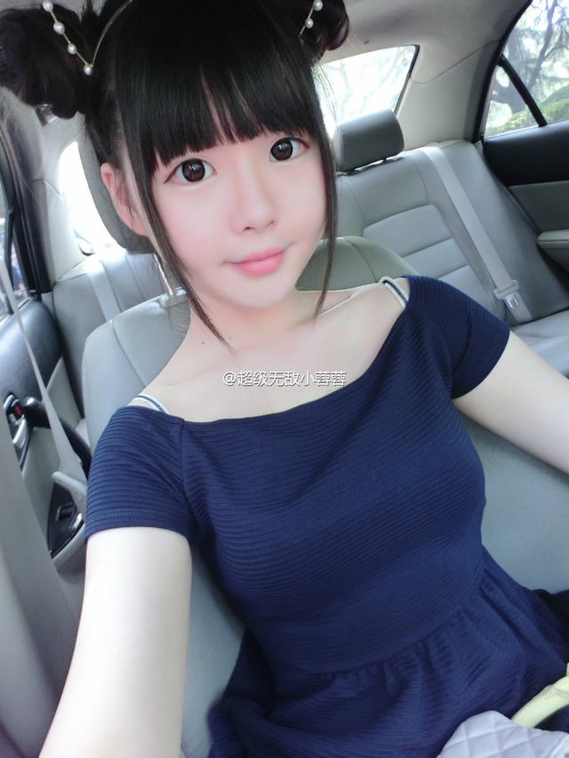 高三校花超级无敌小蓉蓉走红(图)