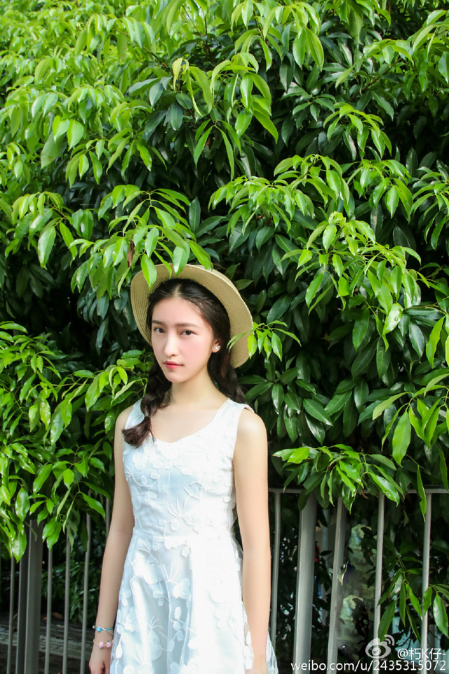 组图：艺考女生晒写真 清纯无敌酷似Angelababy