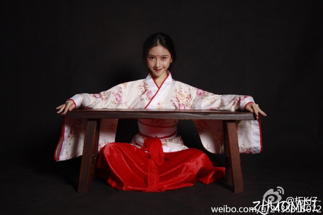 组图：艺考女生晒写真 清纯无敌酷似Angelababy