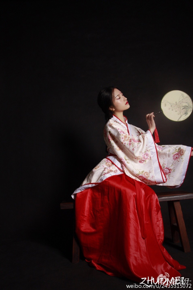 组图：艺考女生晒写真 清纯无敌酷似Angelababy