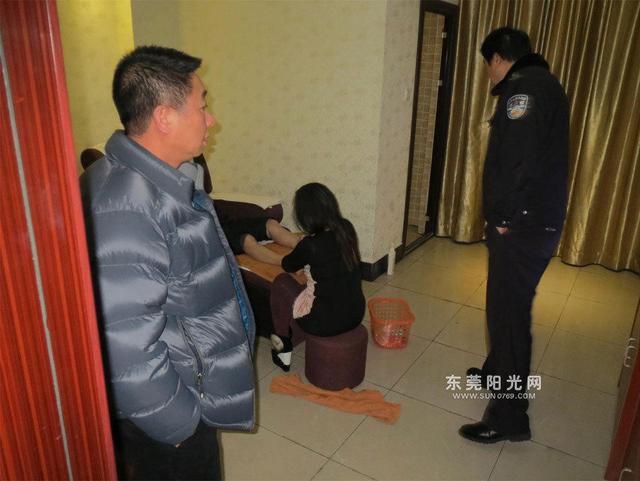 实拍东莞各镇地毯式扫黄 客房工具包等曝光