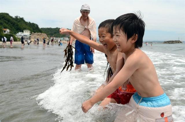 日本福岛核电站海水浴场再次开放 新浪图片