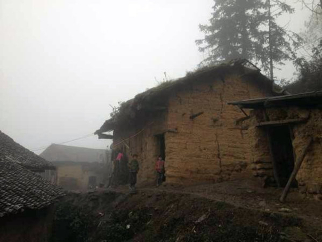 死亡男孩家的土坯房