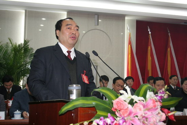 雷政富昔日工作照曝光