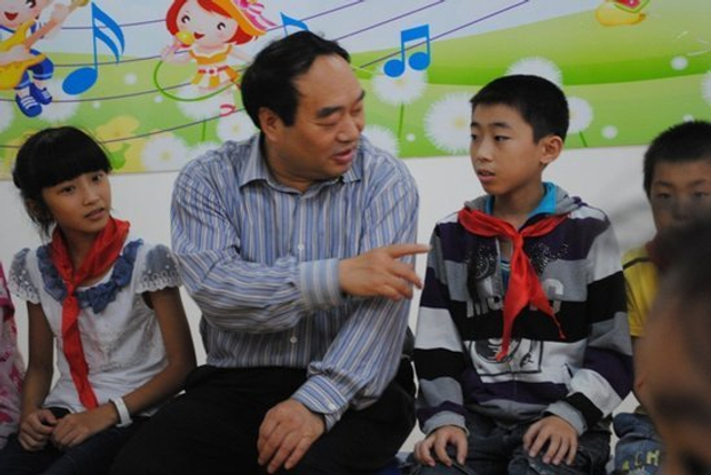 雷政富昔日工作照曝光