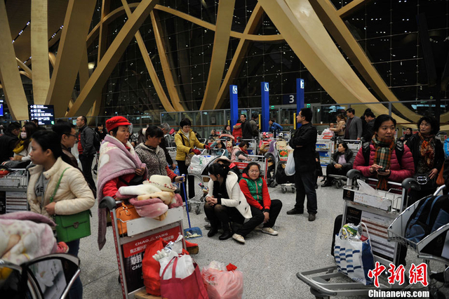 在机场滞留的旅客