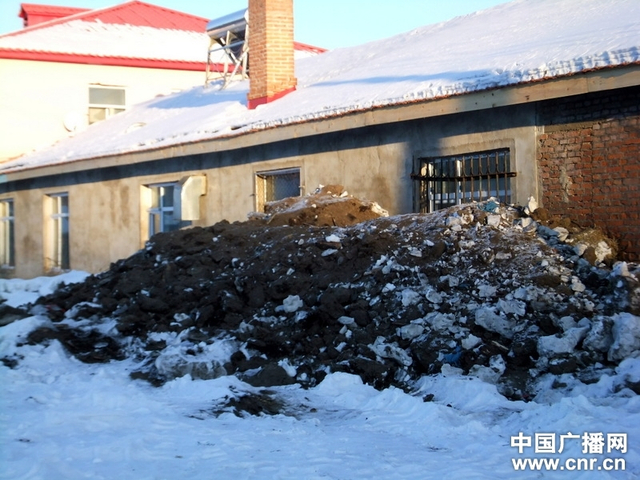 陈庆霞住处的后窗