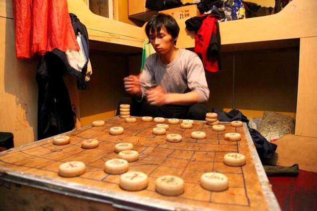 遭朝鲜扣押渔船与船员返回大连