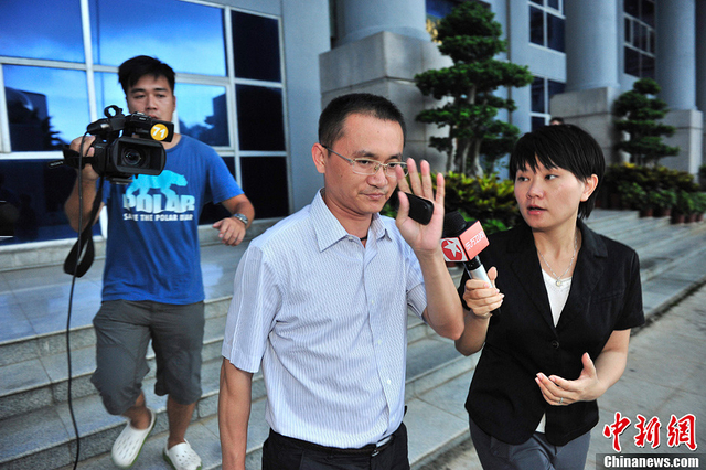 海南带女生开房校长一审获刑13年半