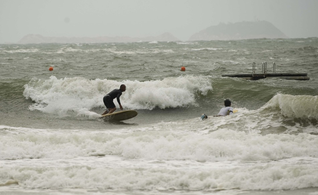 强台风“尤特”逼近 香港发八号风球