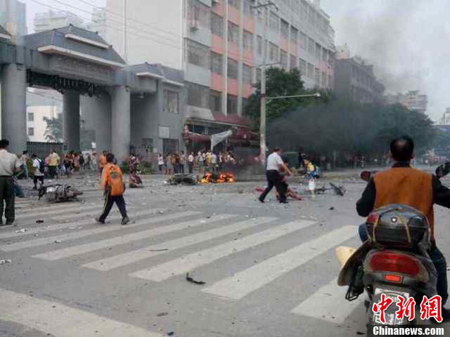 桂林八里街一所学校附近发生爆炸