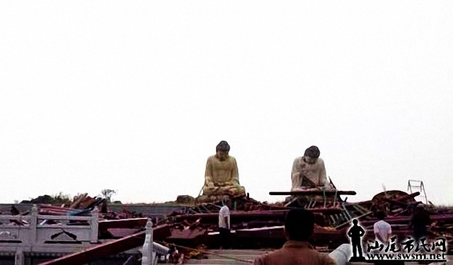 汕尾大佛被台风“天兔”吹“低头”