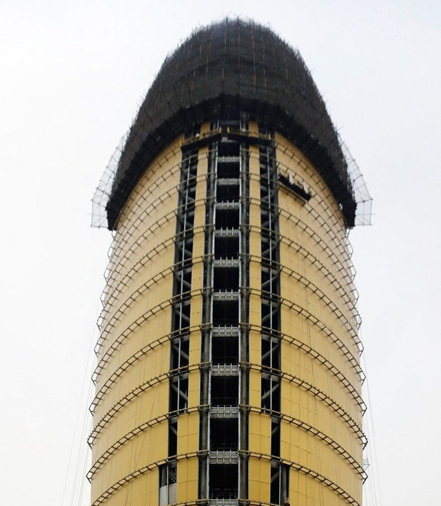 人民日报新大楼外部装修被指像“土豪金”