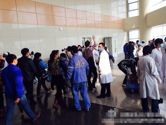 青岛中石化输油管道爆炸致多人死伤