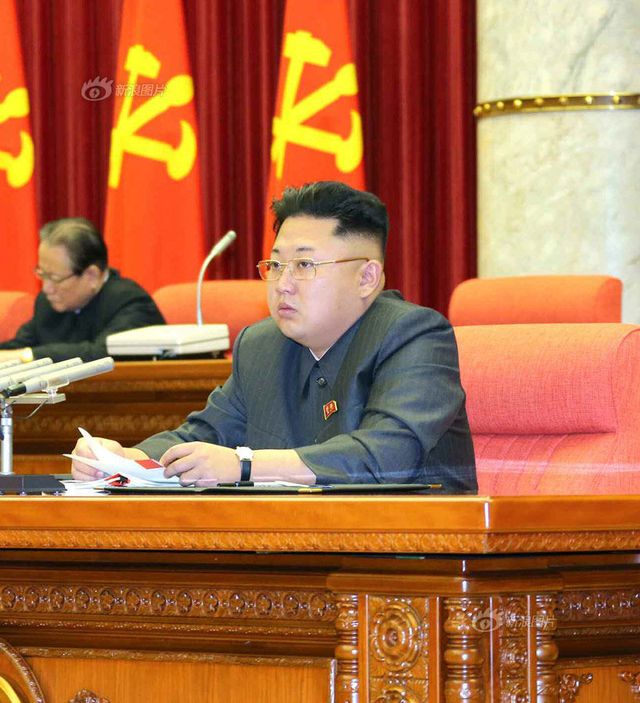 金正恩解除张成泽一切职务后首度现身