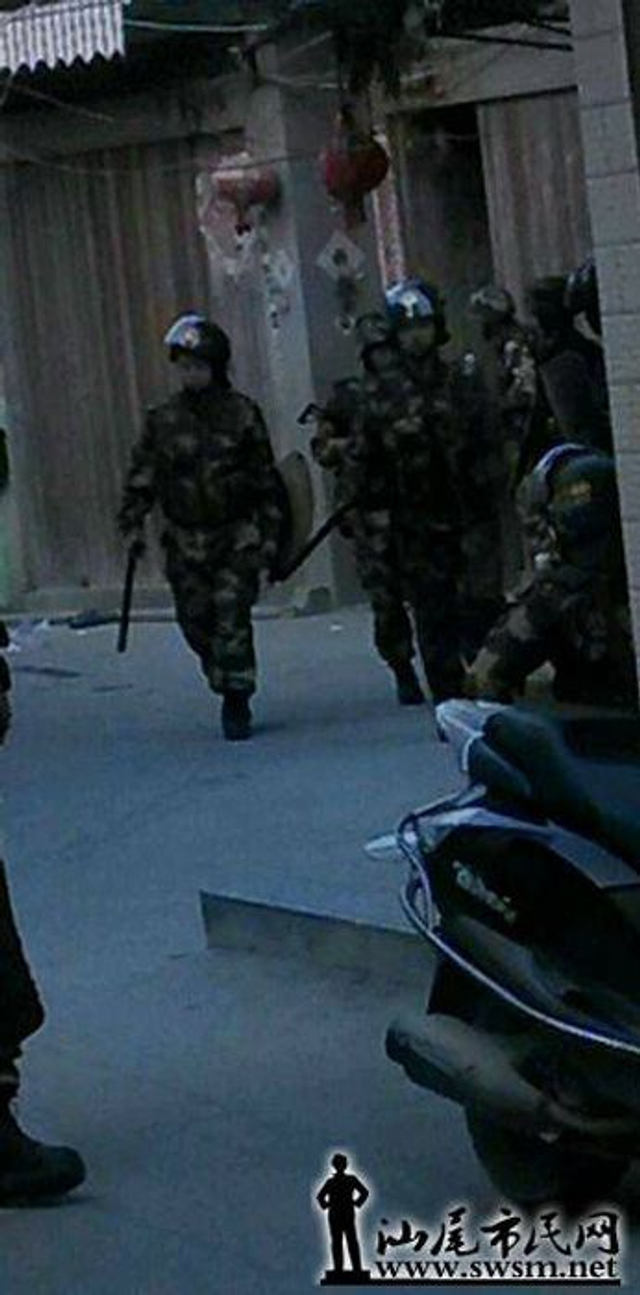 广东陆丰上千警察进村扫毒