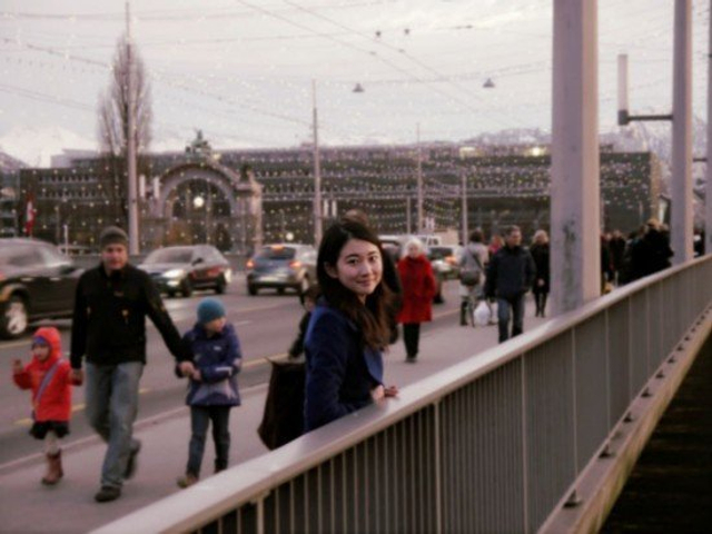 女博士美照惊艳网友否认欲征男友