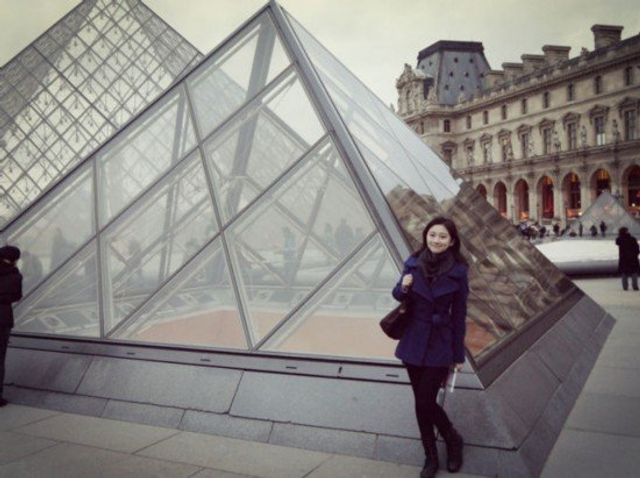 女博士美照惊艳网友否认欲征男友