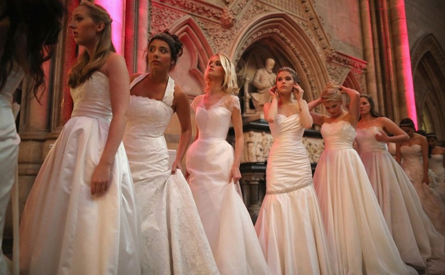 探秘奢华名媛成人礼舞会