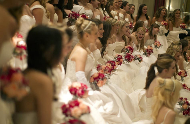 探秘奢华名媛成人礼舞会