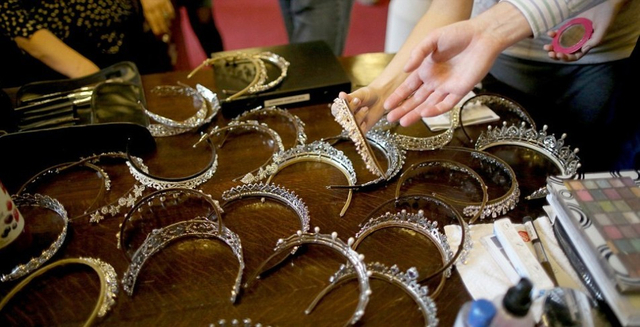 探秘奢华名媛成人礼舞会