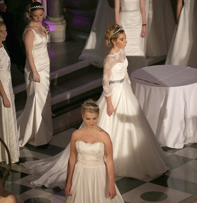 探秘奢华名媛成人礼舞会