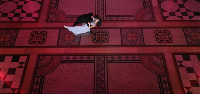 探秘奢华名媛成人礼舞会