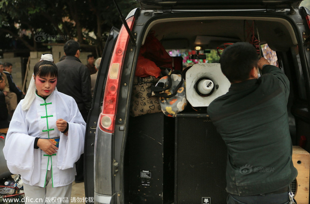 福建职业哭灵女 每月“哭”二十余场收入赛白领