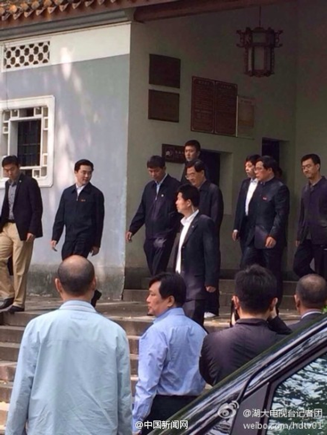 胡锦涛参观湖南大学岳麓书院 	