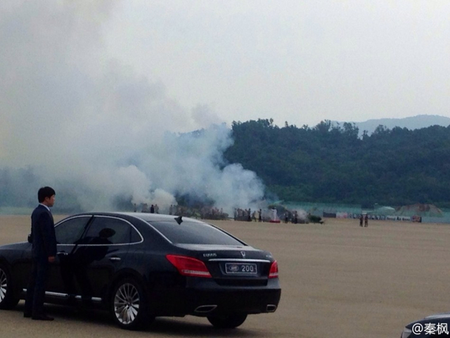 习近平和夫人彭丽媛抵达首尔开始访韩
