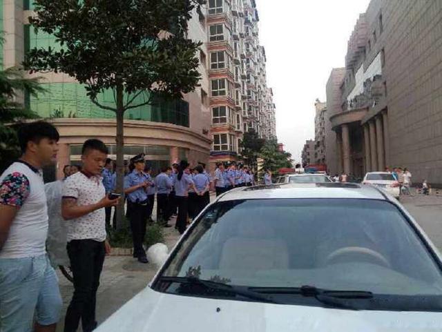 蓝翔副校长率师生赴河南与校长岳父斗殴