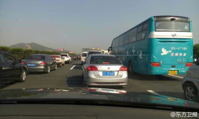 国庆第一日：堵在路上 