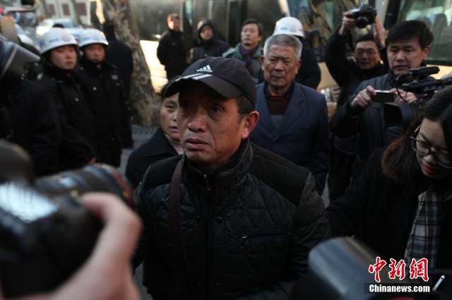 复旦投毒案二审宣判 林森浩父亲遭围堵