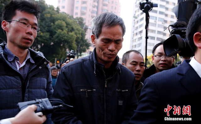 复旦投毒案二审宣判 林森浩父亲遭围堵
