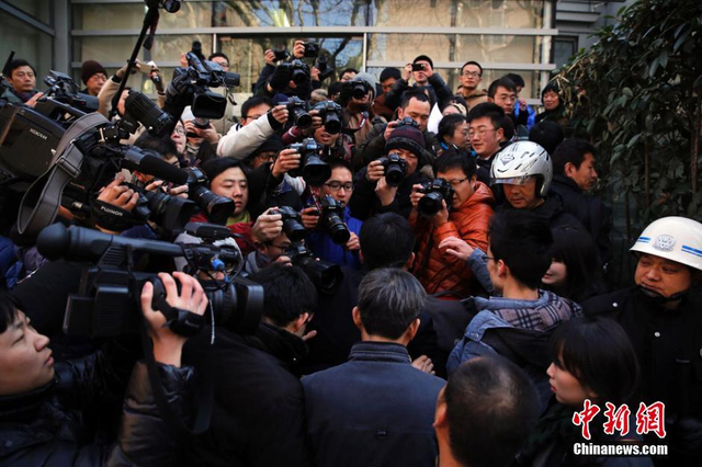 复旦投毒案二审宣判 林森浩父亲遭围堵