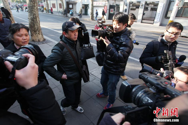 复旦投毒案二审宣判 林森浩父亲遭围堵